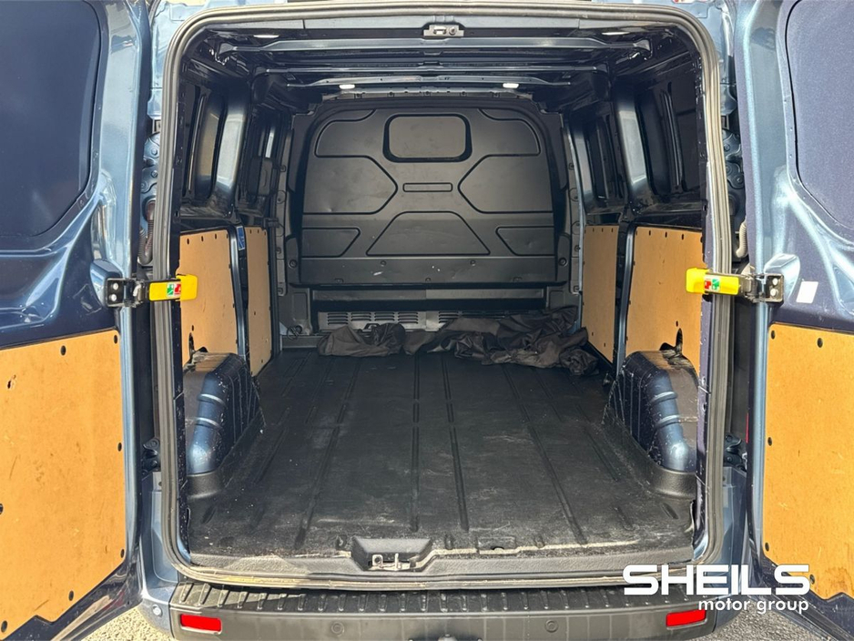 2023 Ford Transit Custom - image 9