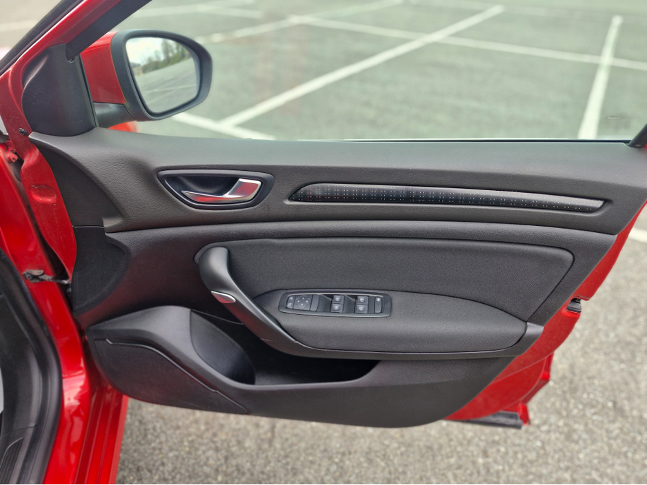 2019 Renault Megane - image 28