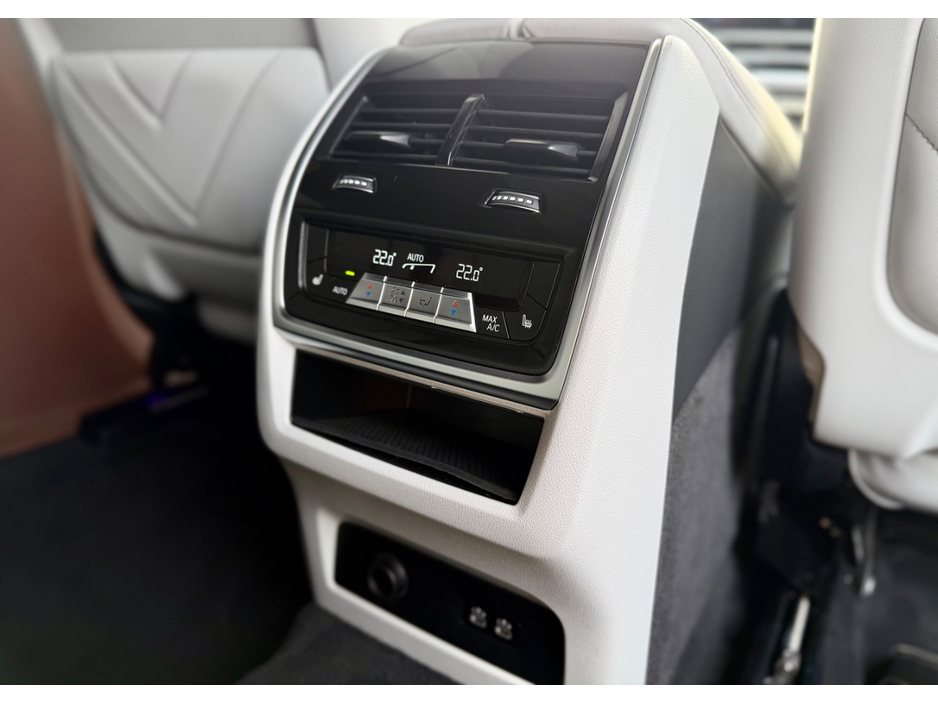 2024 BMW XM - image 24