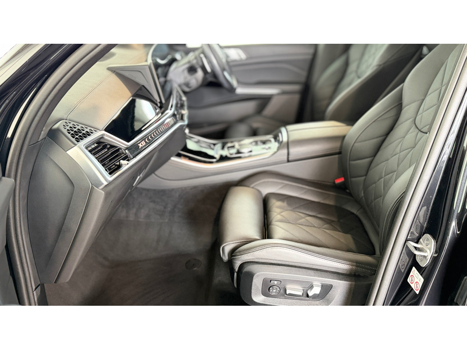 2024 BMW X5 - image 7