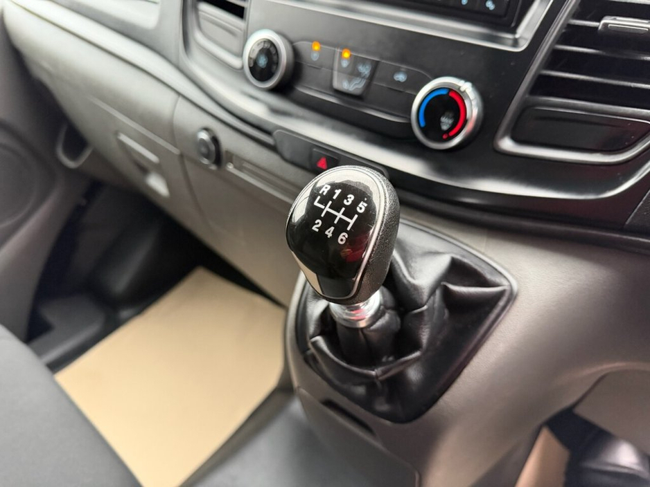 2018 Ford Transit Custom - image 19