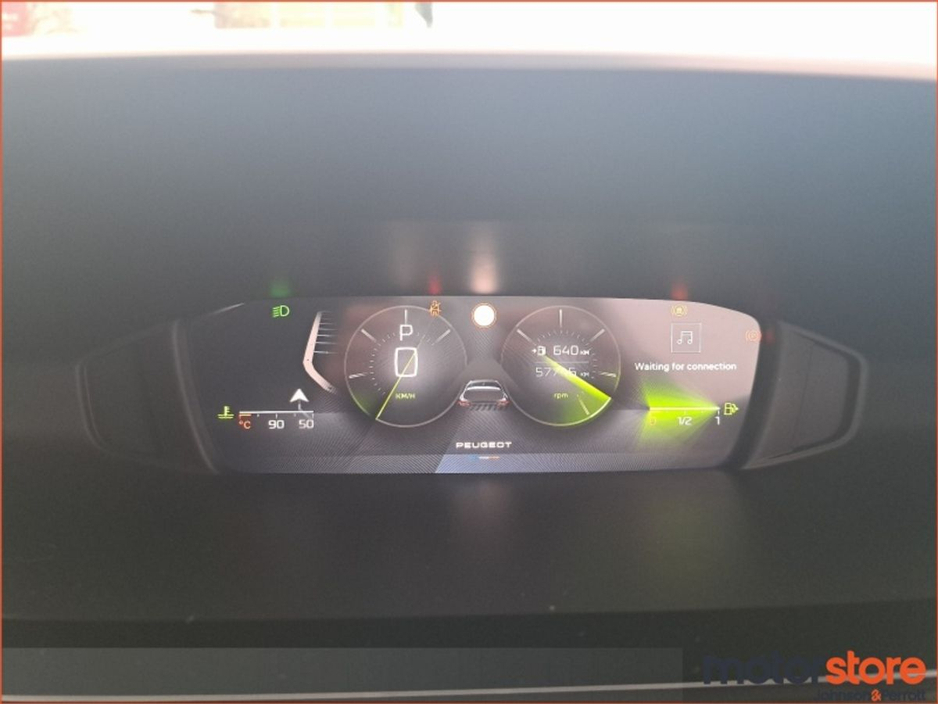 2022 Peugeot 308 - image 4