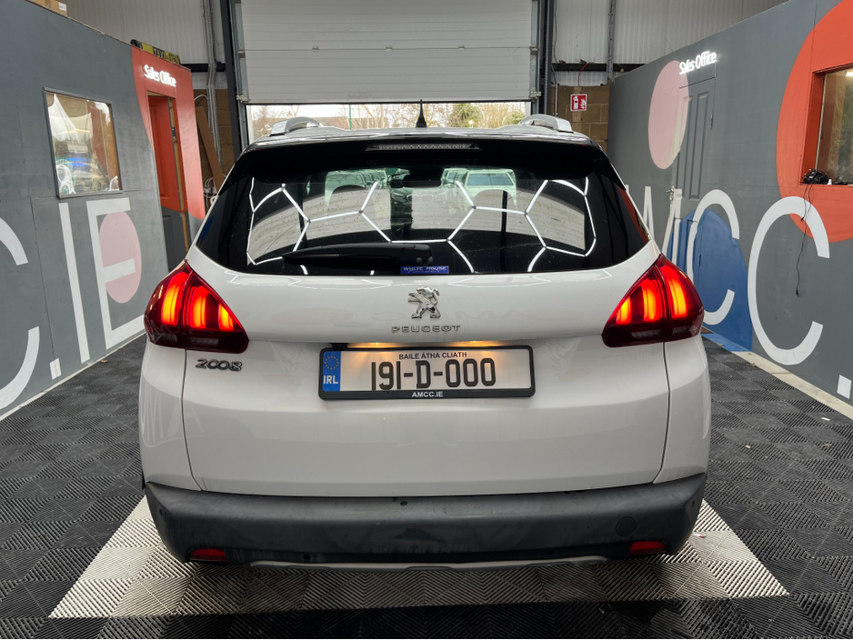 2019 Peugeot 2008 - image 3