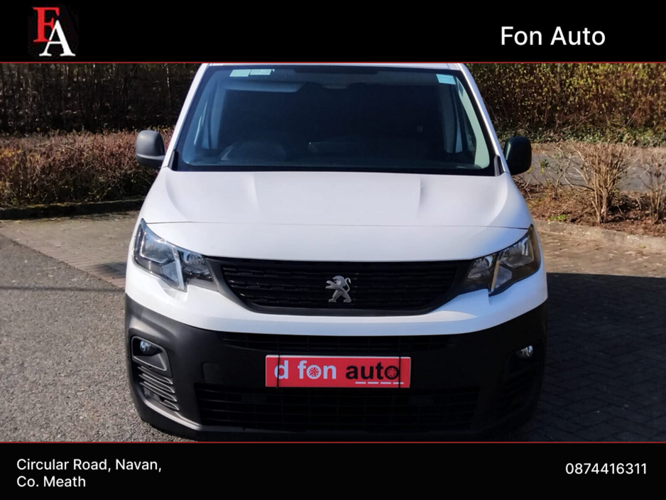 2019 Peugeot Partner - image 4