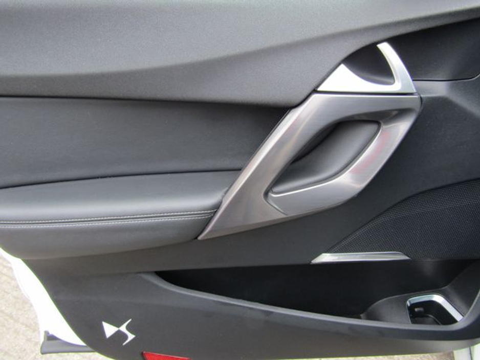 2015 DS Automobiles DS 5 - image 35