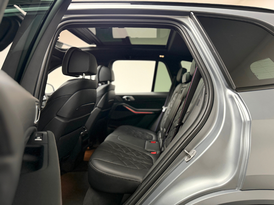 2024 BMW X5 - image 15