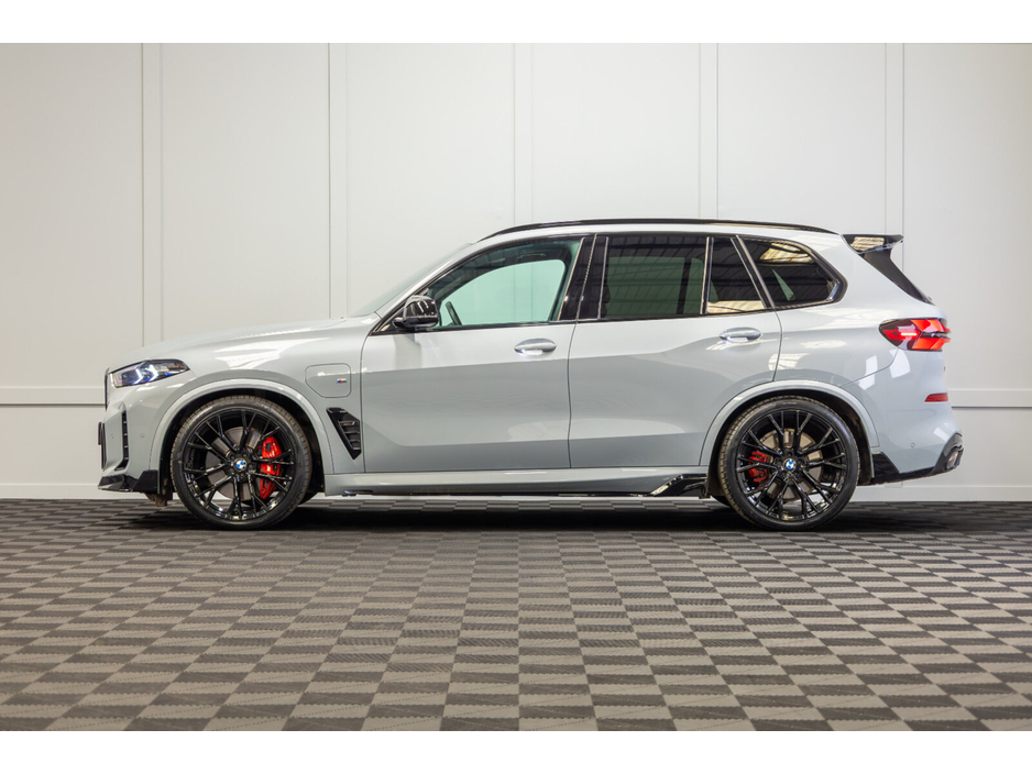 2024 BMW X5 - image 3