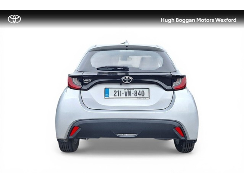 2021 Toyota Yaris - image 4