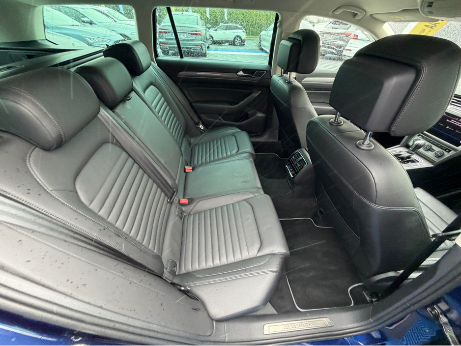 2020 Volkswagen Passat - image 28