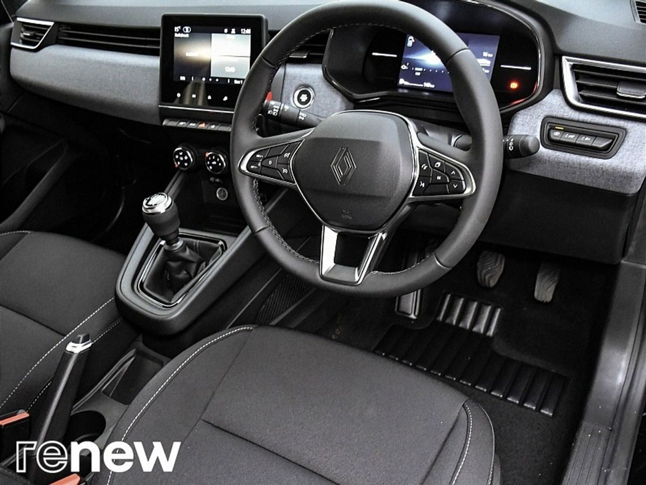 2025 Renault Clio - image 6