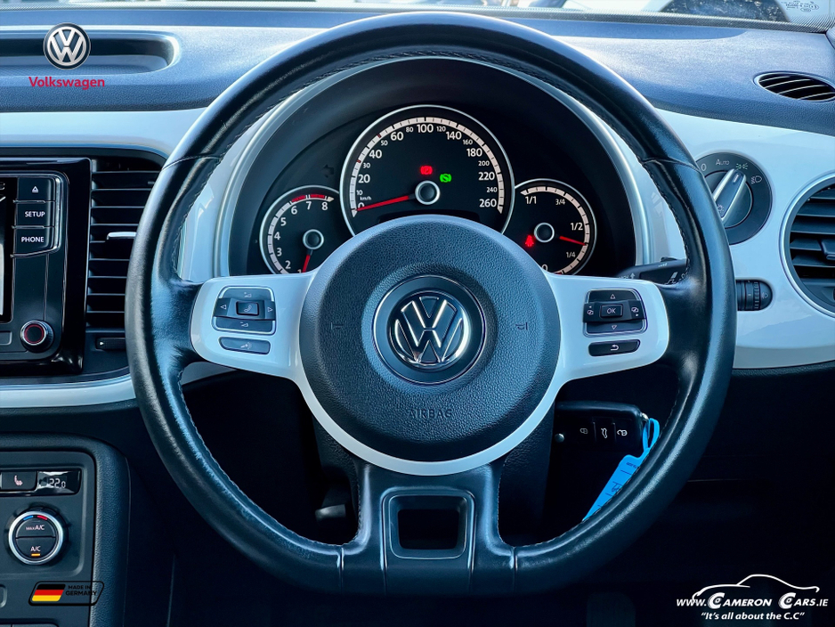 2013 Volkswagen Beetle - image 17