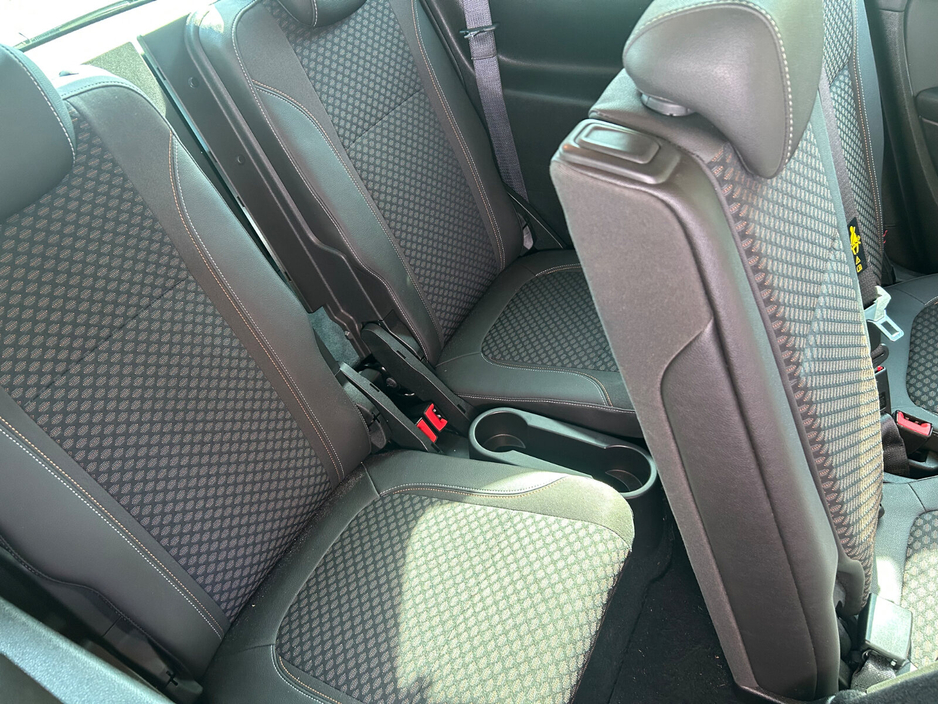 2017 Opel Zafira - image 16