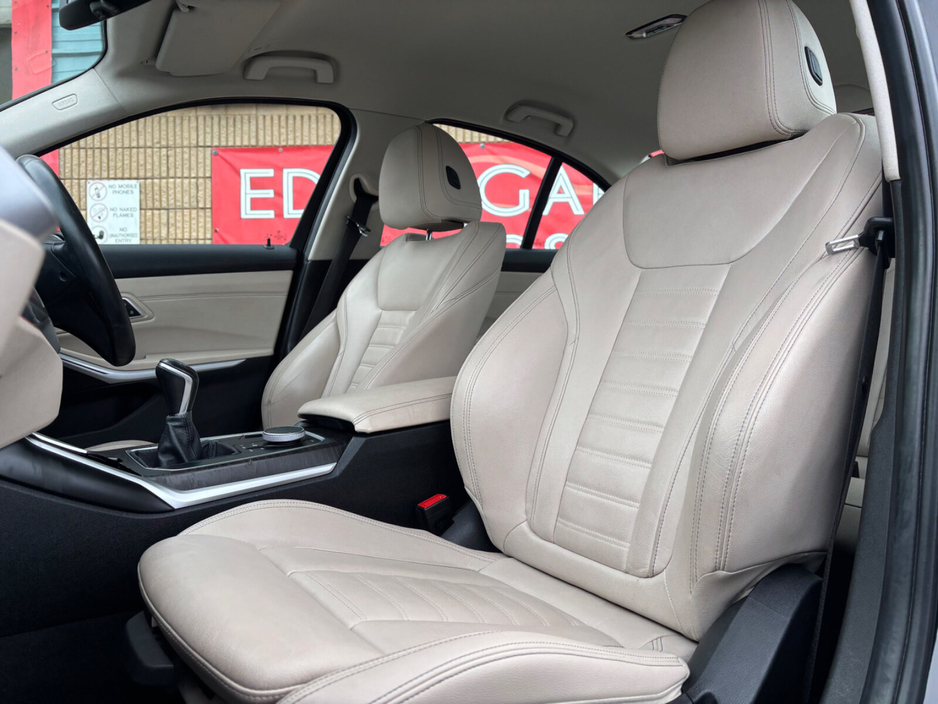 2019 BMW 3 Series - image 13