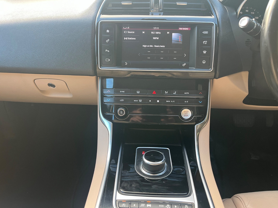 2017 Jaguar XE 2.0 D Prestige Manual 180PS €12,990