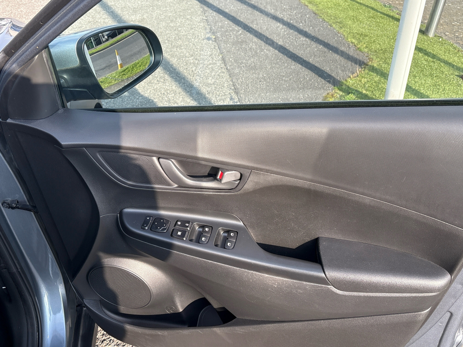 2018 Hyundai Kona - image 11