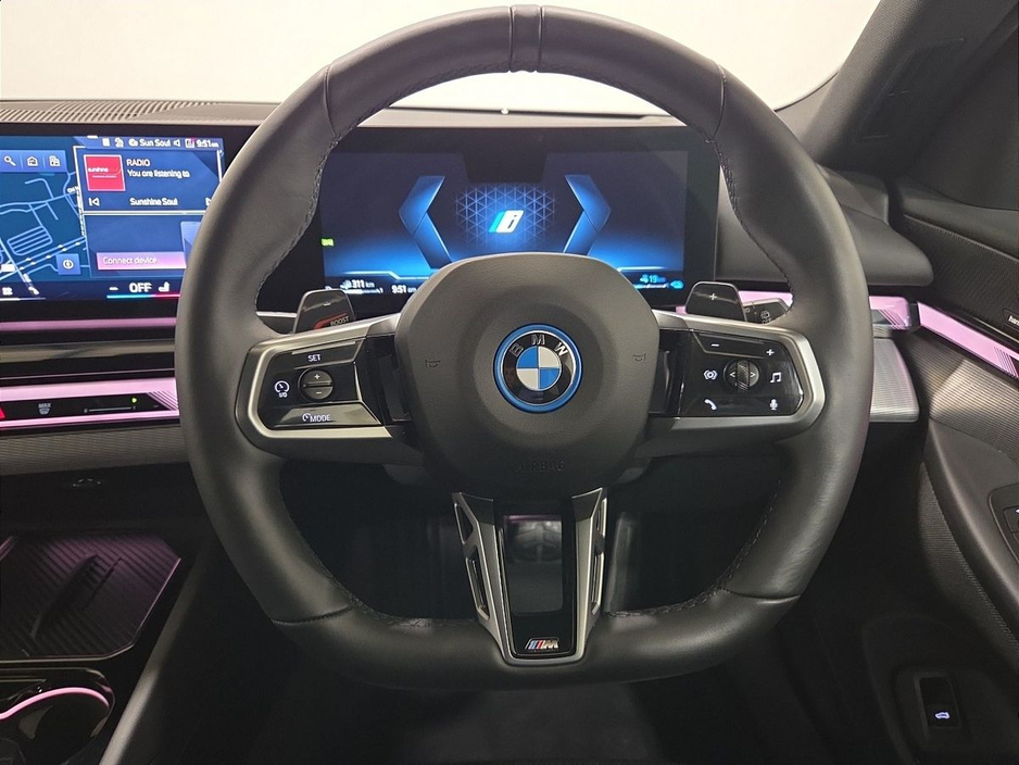 2025 BMW 5 Series - image 5