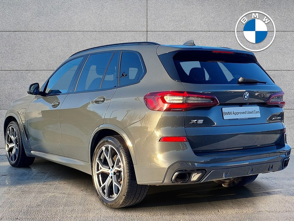 2022 BMW X5 xDrive45e xLine M Sport €64,995