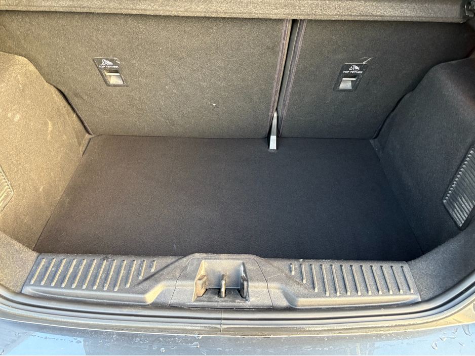 2022 Ford Fiesta - image 13