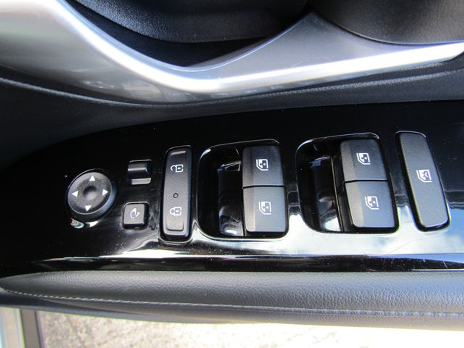 2022 Hyundai Tucson - image 20