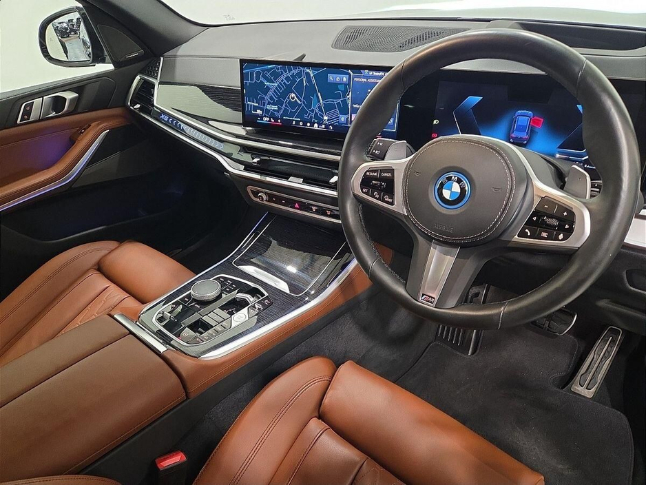 2025 BMW X5 - image 6