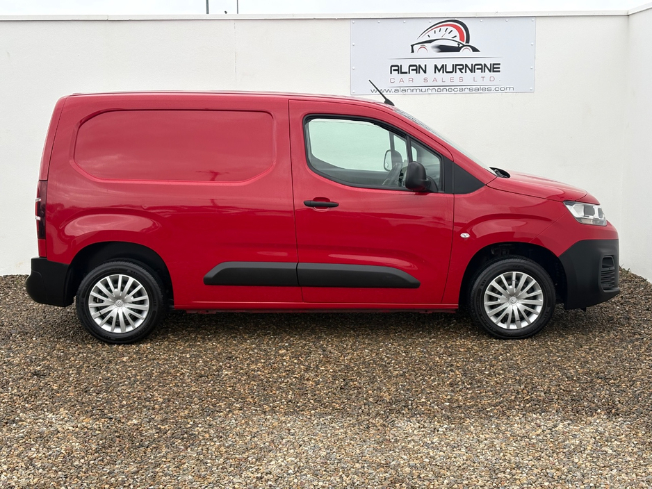 2022 Citroen Berlingo - image 6