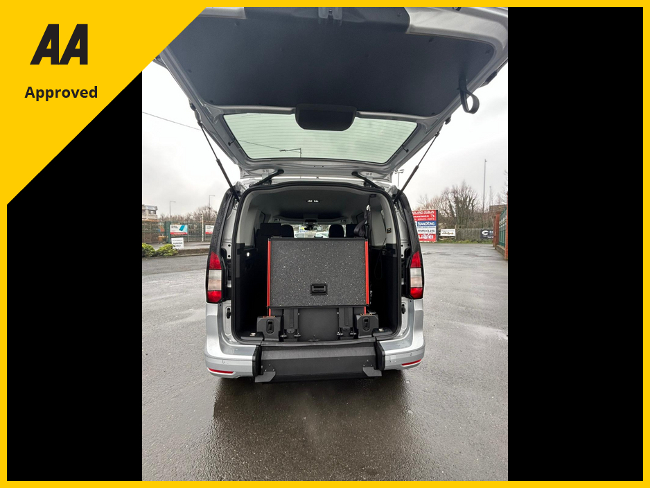 2025 Ford Grand Tourneo Connect - image 16