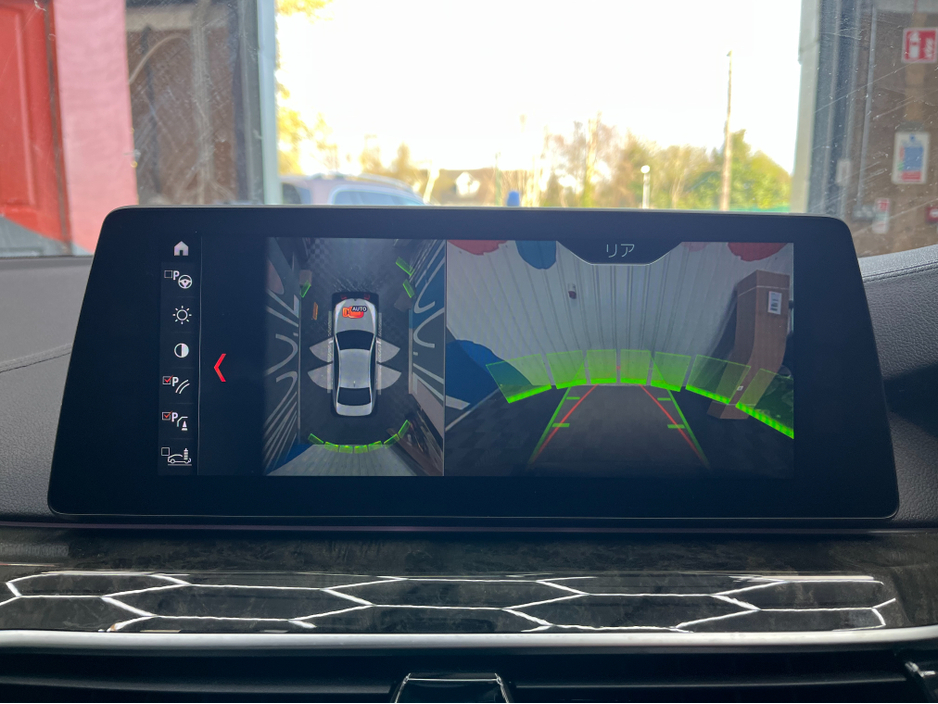 2018 BMW 5 Series - image 20