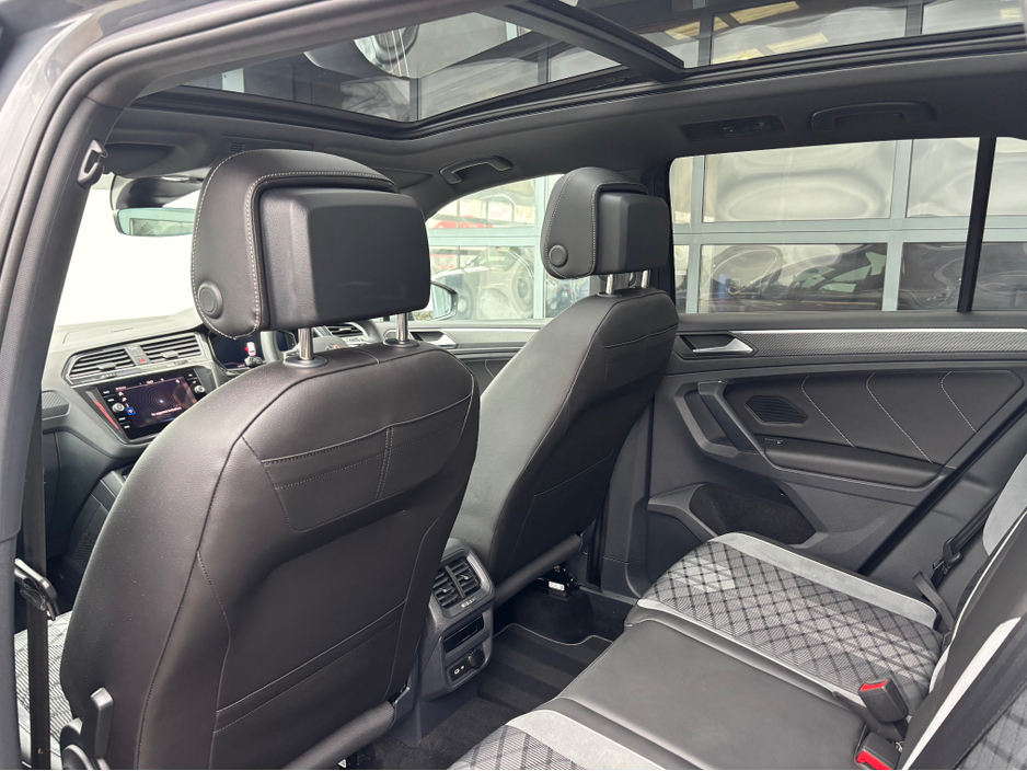 2024 Volkswagen Tiguan - image 16