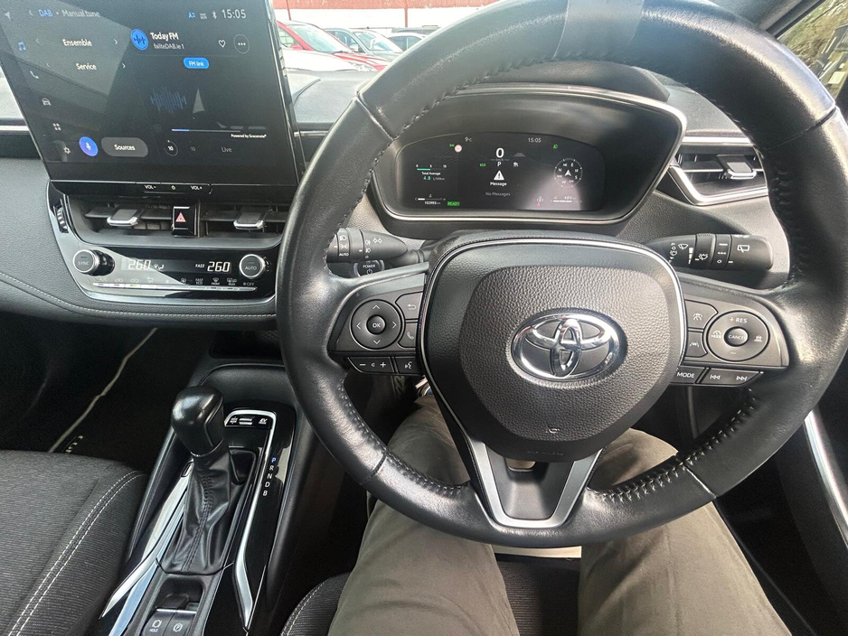 2023 Toyota Corolla - image 10