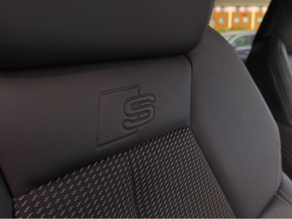 2021 Audi Q4 e-tron - image 11