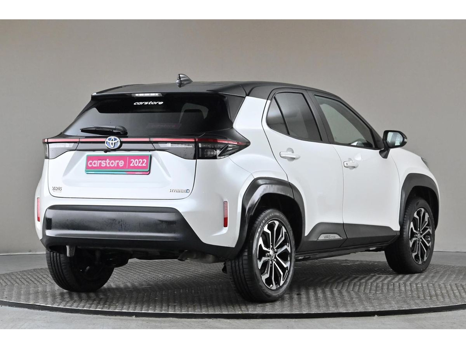 2022 Toyota Yaris Cross - image 9