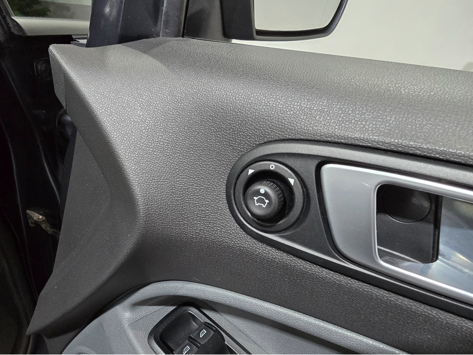 2014 Ford Ecosport - image 16