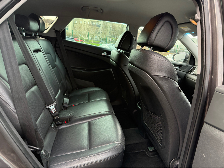 2016 Hyundai Tucson - image 17