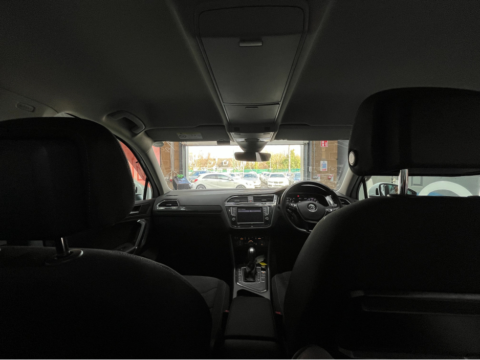 2017 Volkswagen Tiguan - image 15