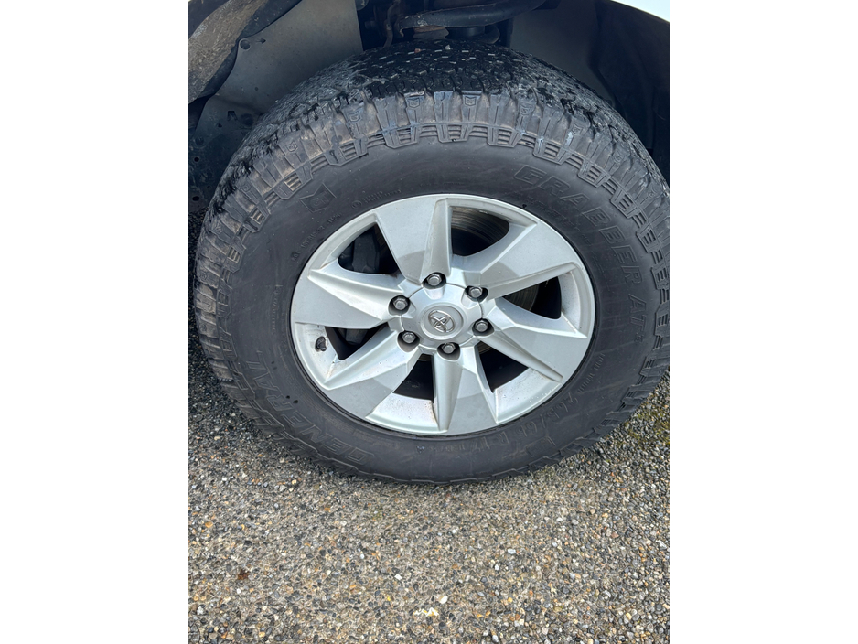 2021 Toyota Landcruiser - image 5