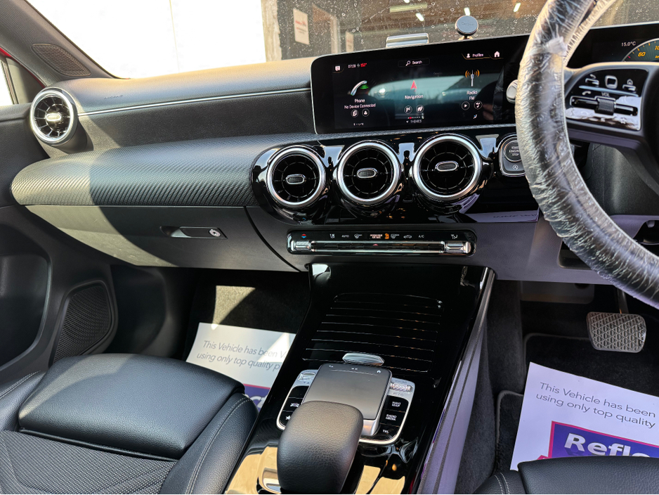 2019 Mercedes-Benz 180 - image 11