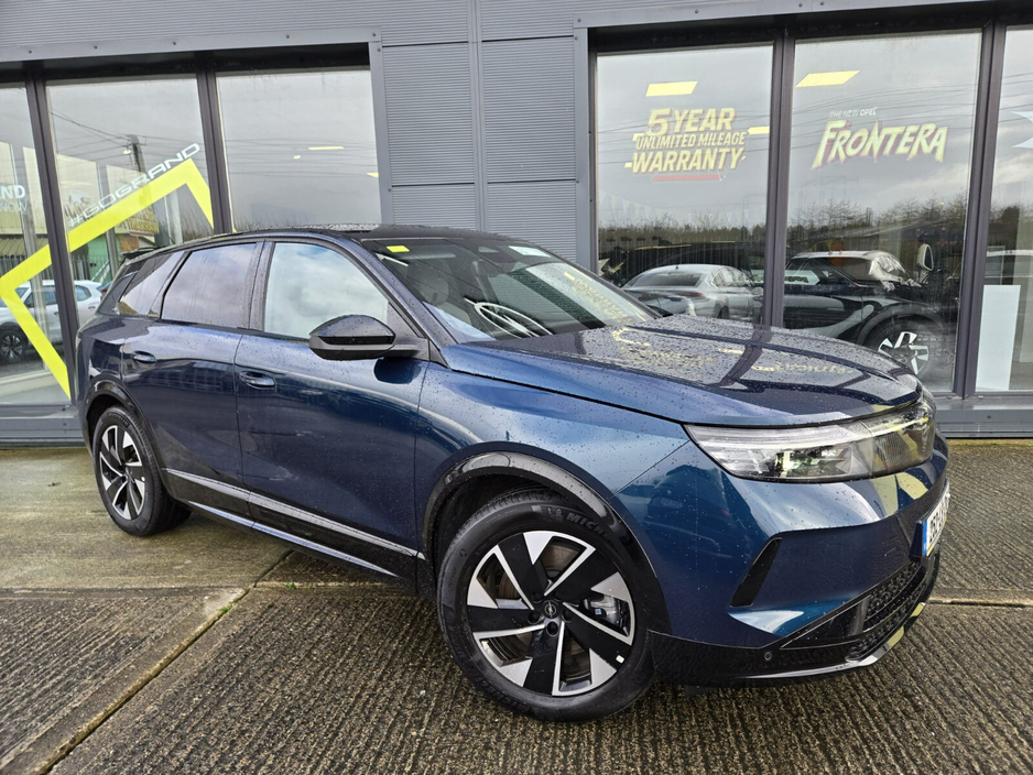 2025 Opel Grandland GS 73 kWh BEV €38,000