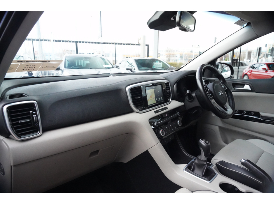 2020 Kia Sportage - image 23