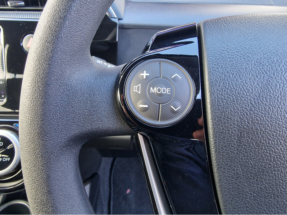 2018 Toyota Aqua - image 17