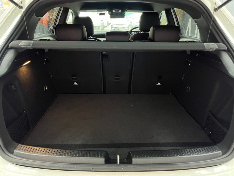 2019 Mercedes-Benz A Class €23950! 2019 MERCEDES-BENZ A200D 2.0 AUTOMATIC / CRUISE CONTROL / REVERSE CAMERA / ELECTRIC MEMORY & HEATED SEATS / PADDLE SHIFTERS AND MORE €23,950