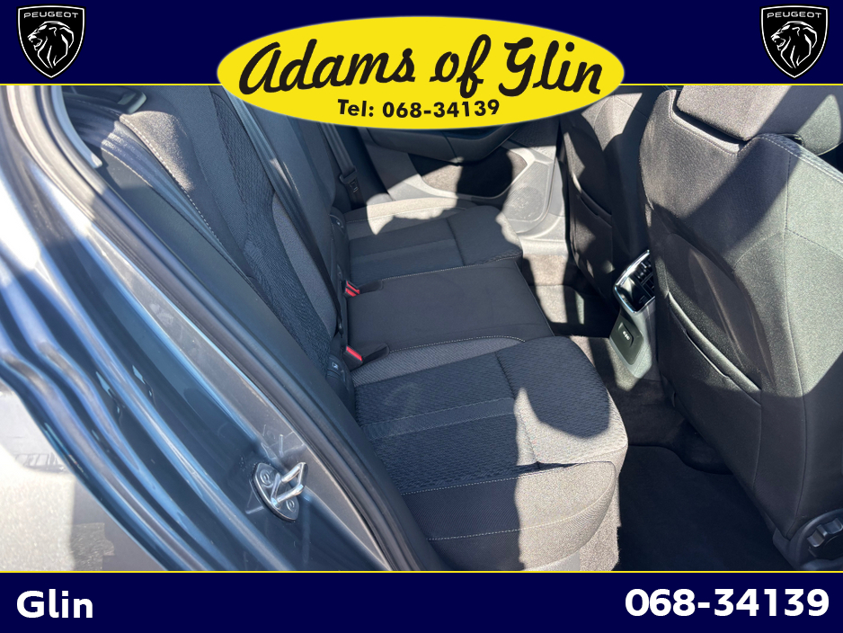 2023 Skoda Octavia - image 9