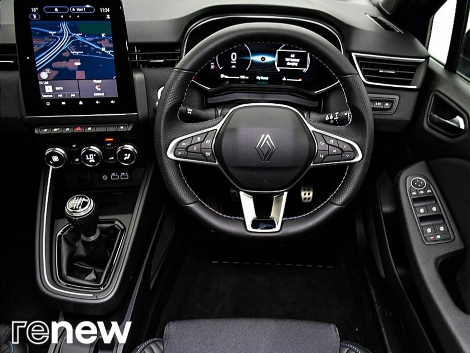 2025 Renault Clio - image 23