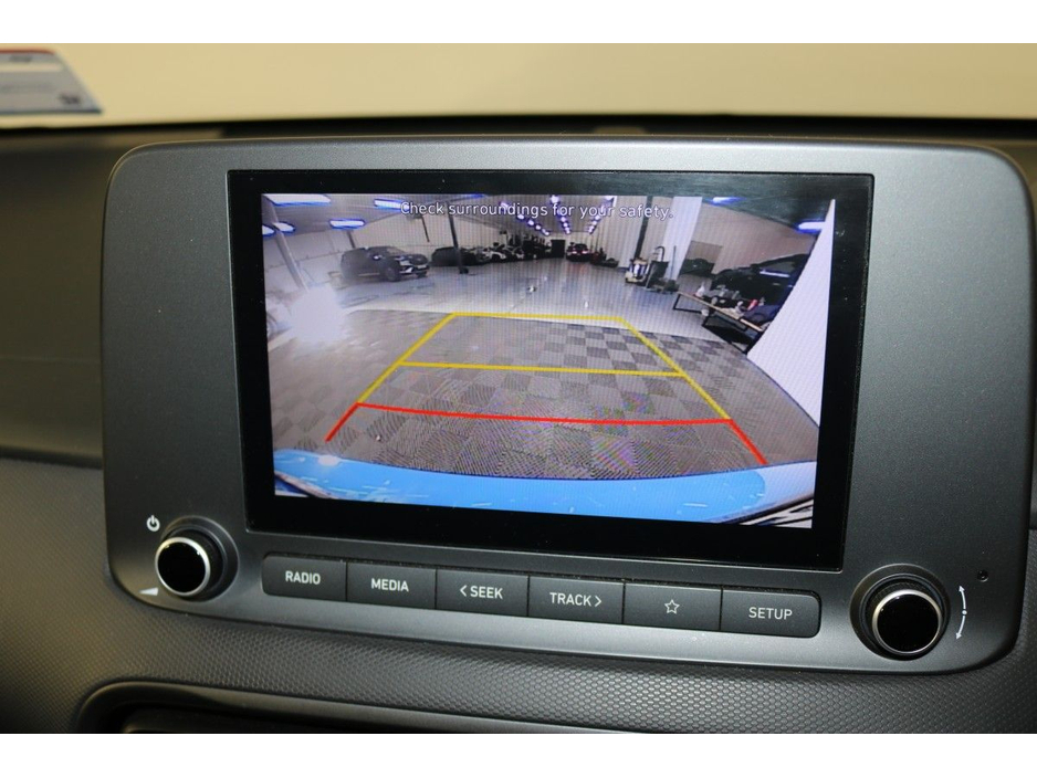 2022 Hyundai Kona - image 12