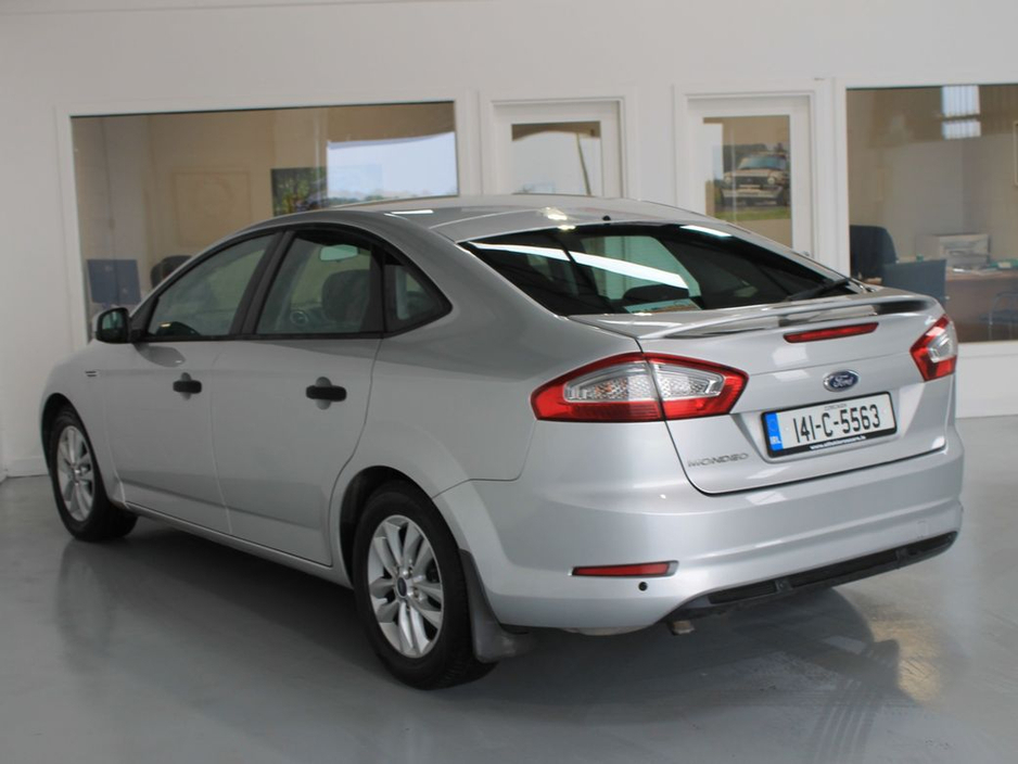 2014 Ford Mondeo - image 8