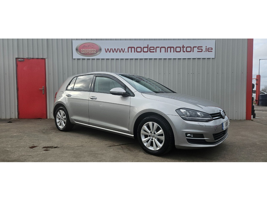 2016 Volkswagen Golf - image 2