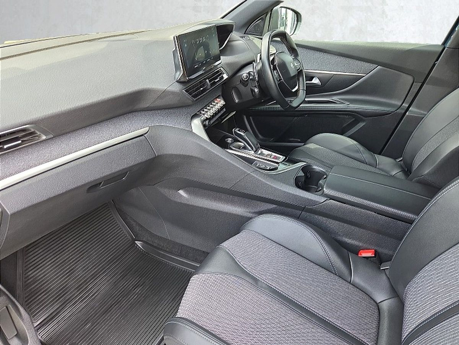 2023 Peugeot 5008 - image 6