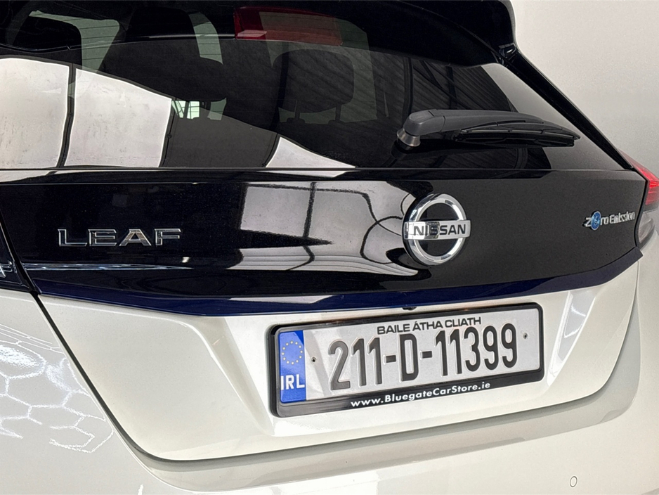 2021 Nissan Leaf PREMIUM 40KW**SEMI DIGITAL DASH**TOUCHSCREEN BLUETOOTH MEDIA**NAVIGATION**REVERSE CAMERA**PARKING SENSORS**ECO MODE**MULTIFUNCTIONAL STEERING WHEEL**CRUISE CONTROL**AUTO LIGHTS**AUTO WIPERS**ISOFIX** €14,995