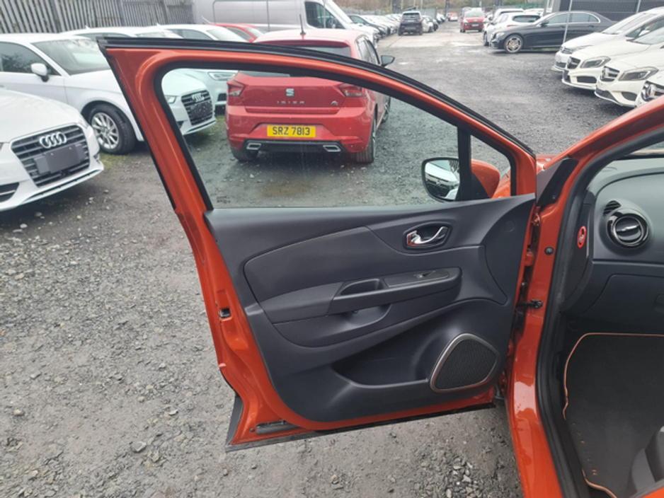 2015 Renault Captur - image 9