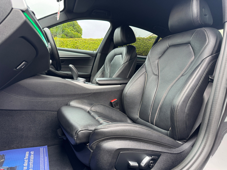 2019 BMW 5 Series - image 19