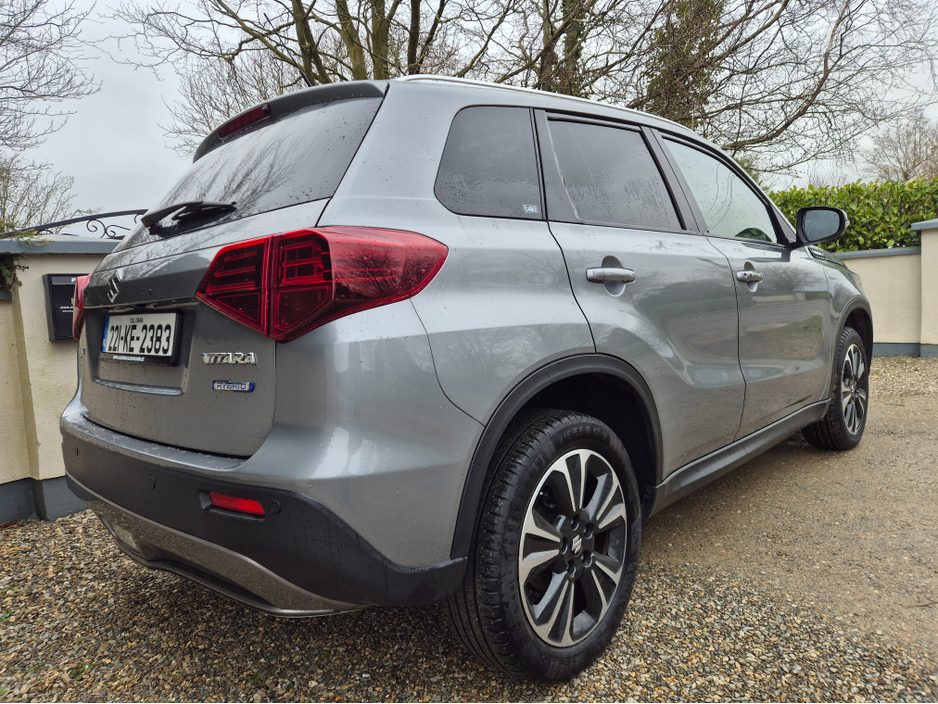 2022 Suzuki Vitara - image 3